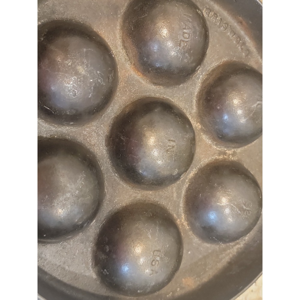Griswold 962 No 32 Cast Iron Aebleskiver Cake Pan Skillet Made In USA. - Picture 6 of 7